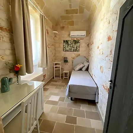 Bed & Breakfast Corte Fantasia 4*